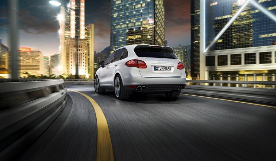  Porsche Cayenne Turbo S 2012 года  (фото 19 из 28)